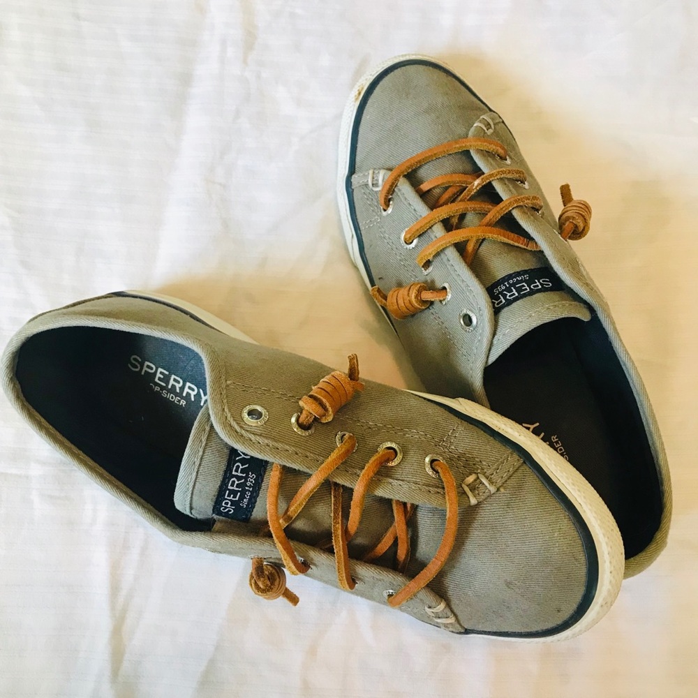 Sperry - Picture 2 of 2